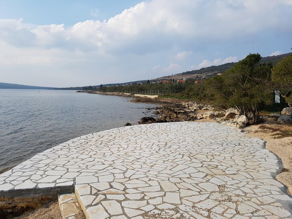 Apartments Mond Gornji Karin Ngoại thất bức ảnh