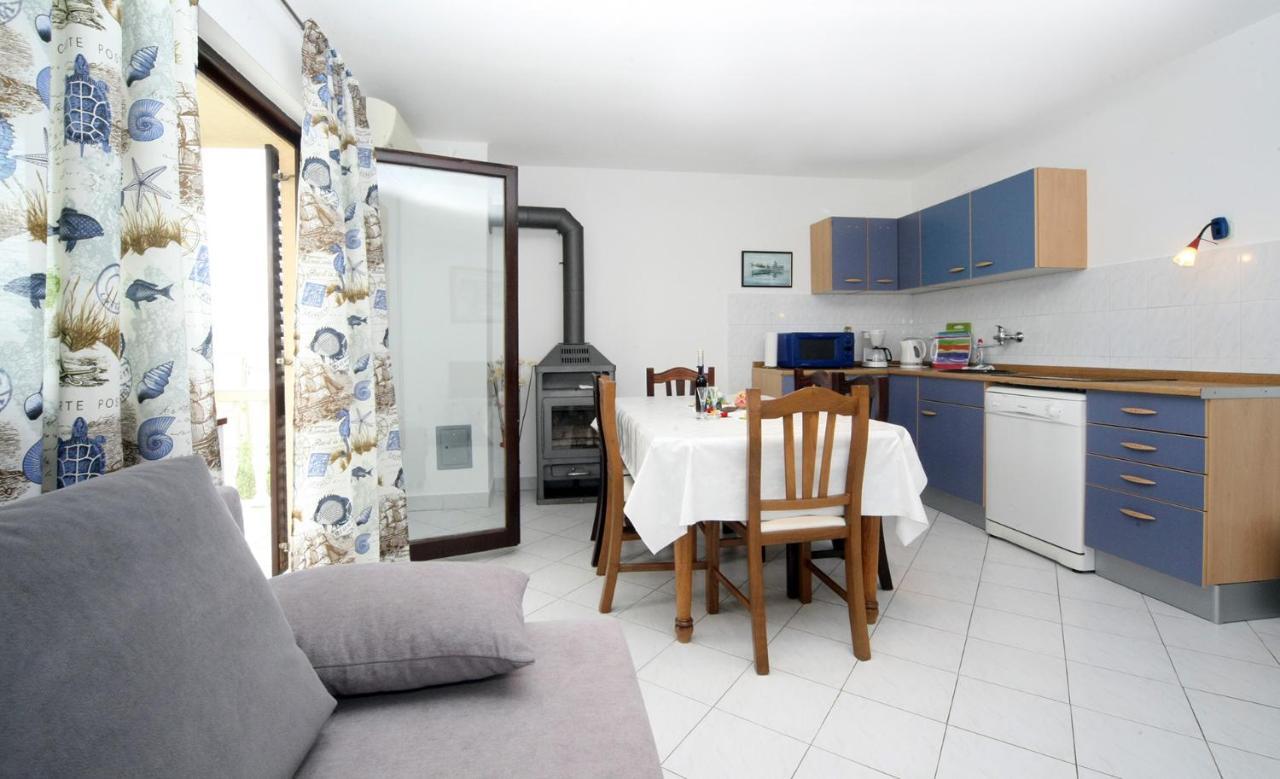 Apartments Mond Gornji Karin Ngoại thất bức ảnh
