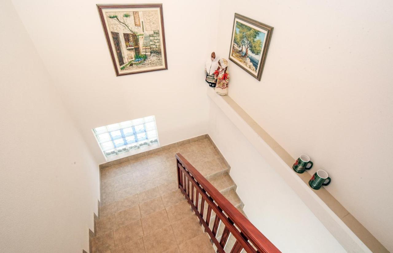 Apartments Mond Gornji Karin Ngoại thất bức ảnh